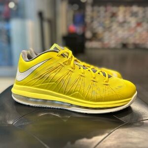 Nike Men's Bright Yellow Athletic Shoes
